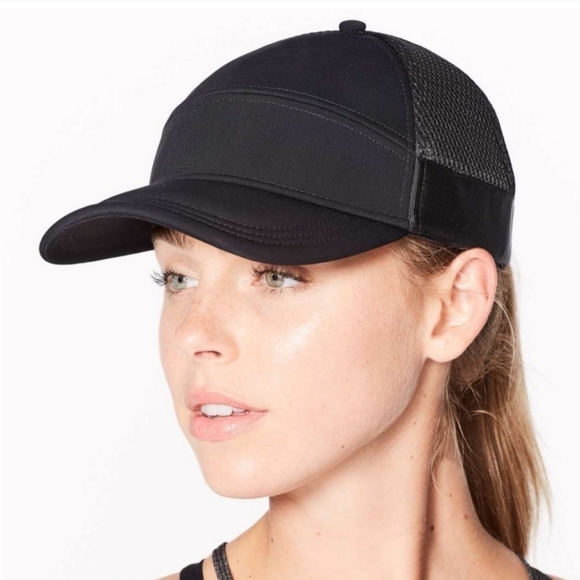 lululemon athletica Accessories - Lululemon Dash and Splash Cap